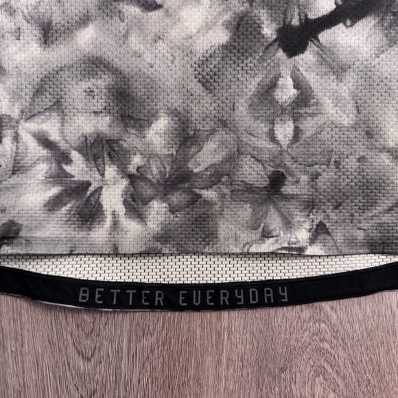 👝CLEAR OUT BNWOT Lululemon Textured Tech Hoodie Size S Diamond Dye Raw - Picture 10 of 10